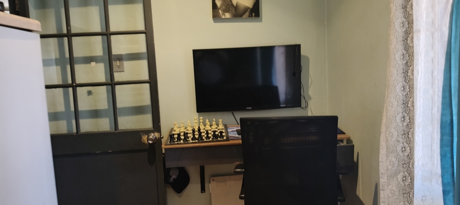 3 Bedroom Property for Sale in Uitsig Western Cape